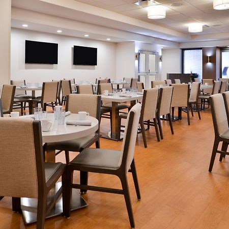 Holiday Inn Hotel & Suites Rochester - Marketplace By Ihg Екстериор снимка