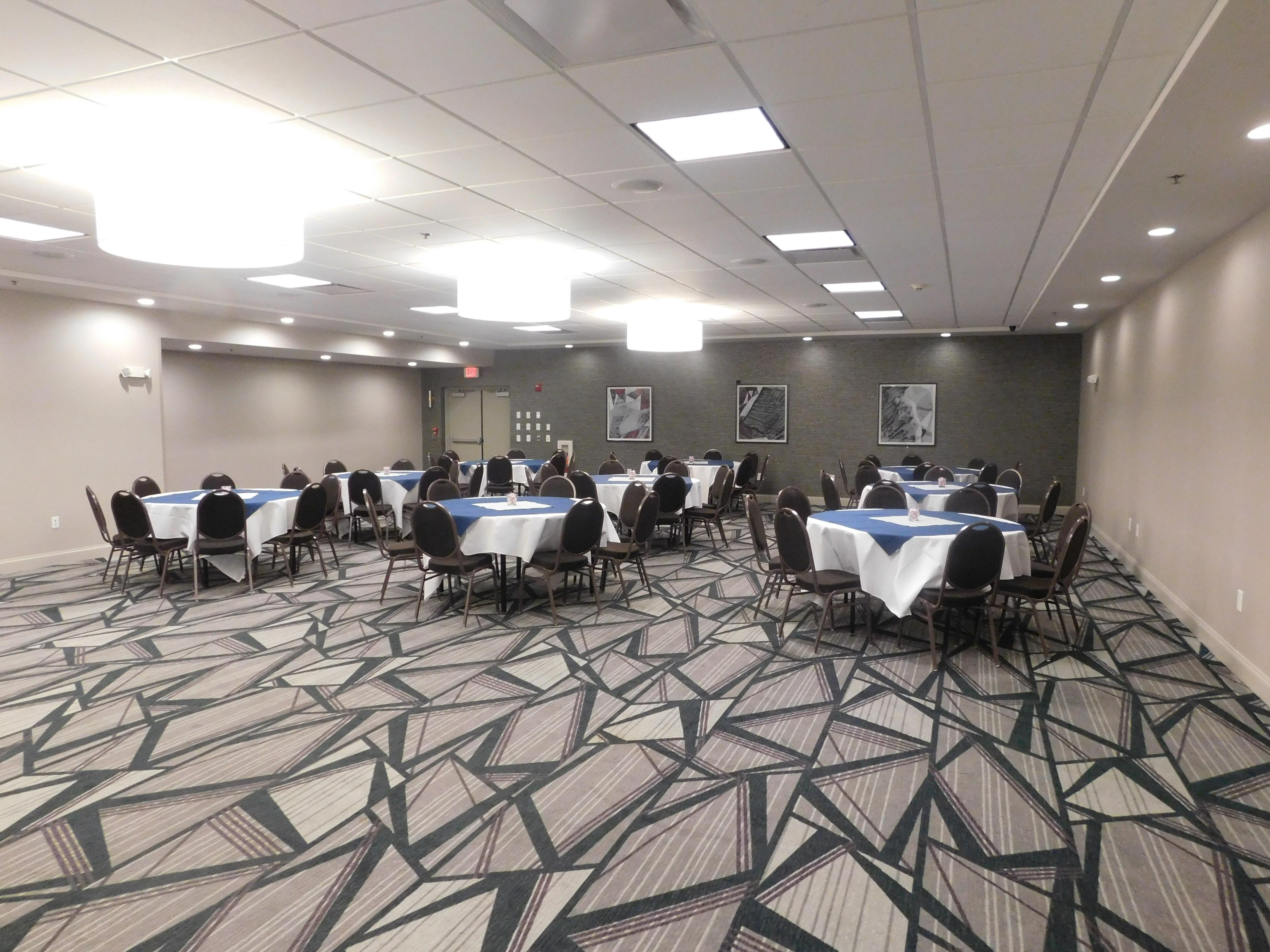 Holiday Inn Hotel & Suites Rochester - Marketplace By Ihg Екстериор снимка