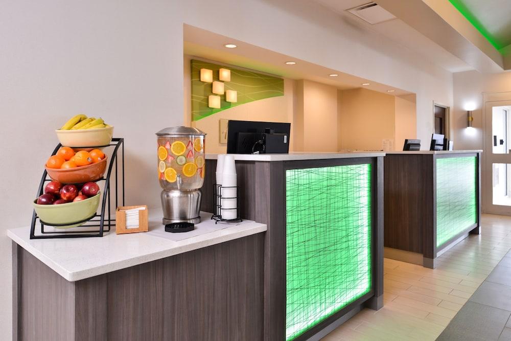 Holiday Inn Hotel & Suites Rochester - Marketplace By Ihg Екстериор снимка